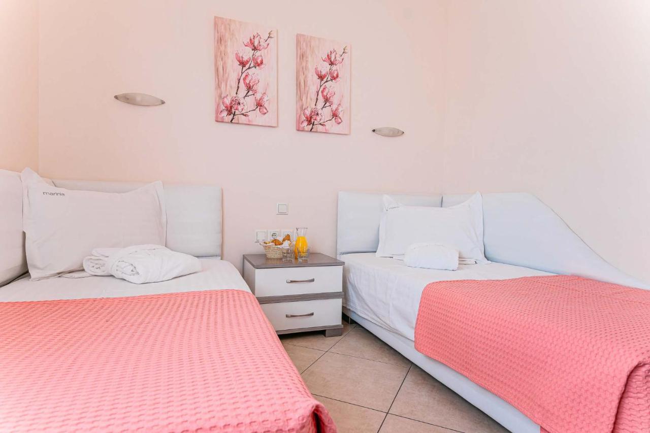 Marinis Boutique Rooms Nea Iraklitsa Екстериор снимка