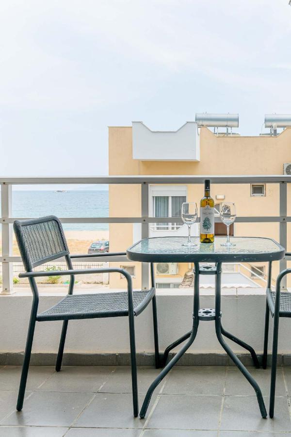 Marinis Boutique Rooms Nea Iraklitsa Екстериор снимка