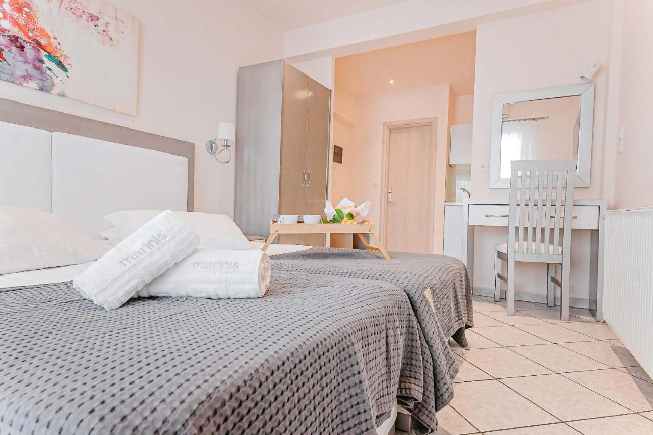 Marinis Boutique Rooms Nea Iraklitsa Екстериор снимка