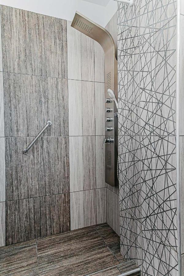 Marinis Boutique Rooms Nea Iraklitsa Екстериор снимка