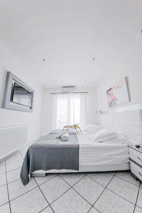 Marinis Boutique Rooms Nea Iraklitsa Екстериор снимка
