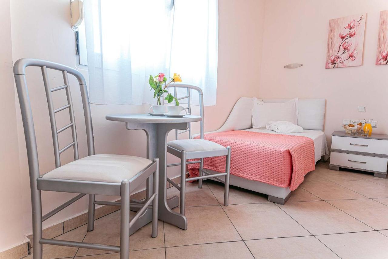 Marinis Boutique Rooms Nea Iraklitsa Екстериор снимка