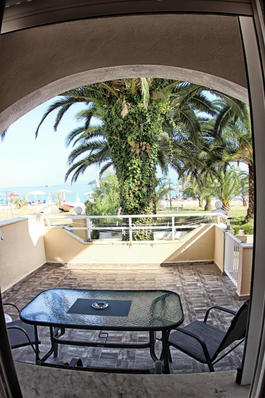 Marinis Boutique Rooms Nea Iraklitsa Екстериор снимка