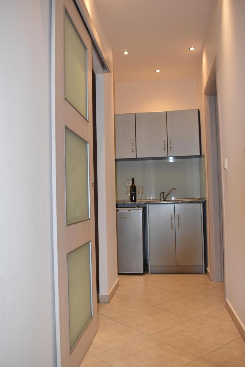 Marinis Boutique Rooms Nea Iraklitsa Екстериор снимка