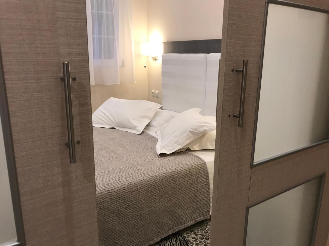 Marinis Boutique Rooms Nea Iraklitsa Екстериор снимка